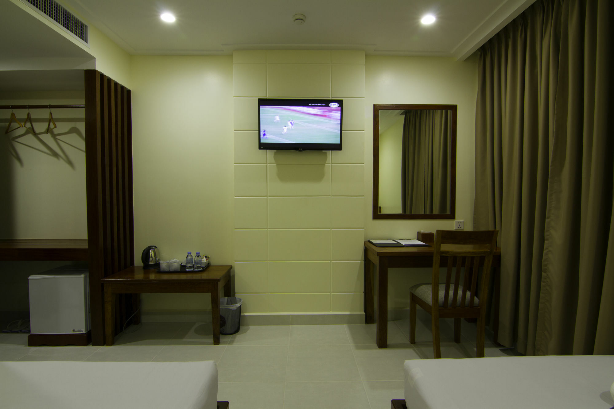 โรงแรมโรส เอมเมอรัลด์ พนมเปญ ภายนอก รูปภาพ