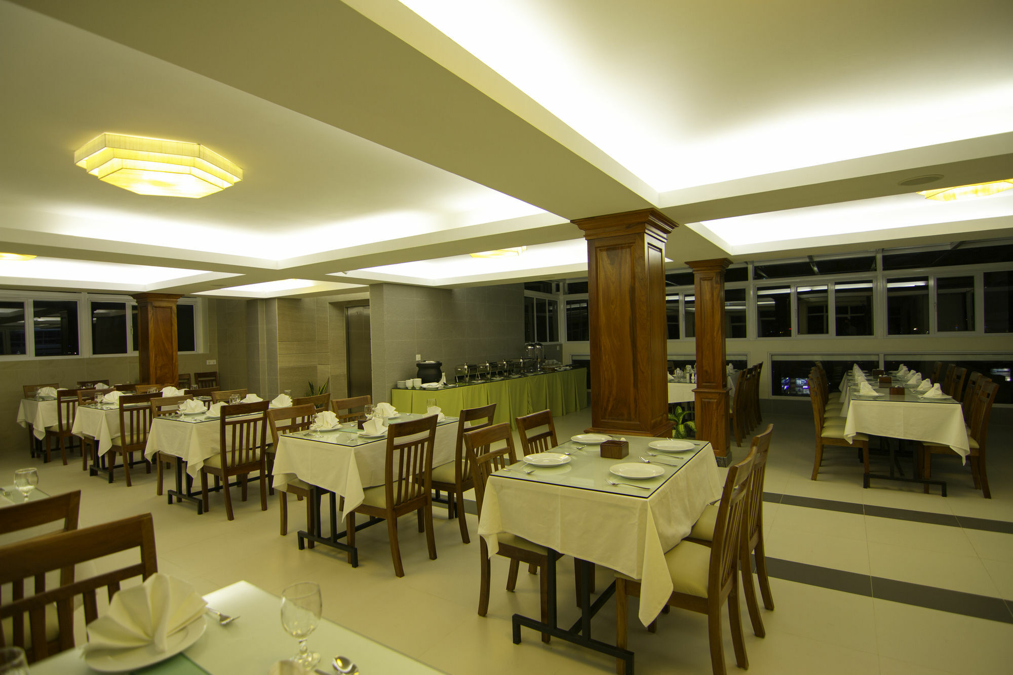 โรงแรมโรส เอมเมอรัลด์ พนมเปญ ภายนอก รูปภาพ