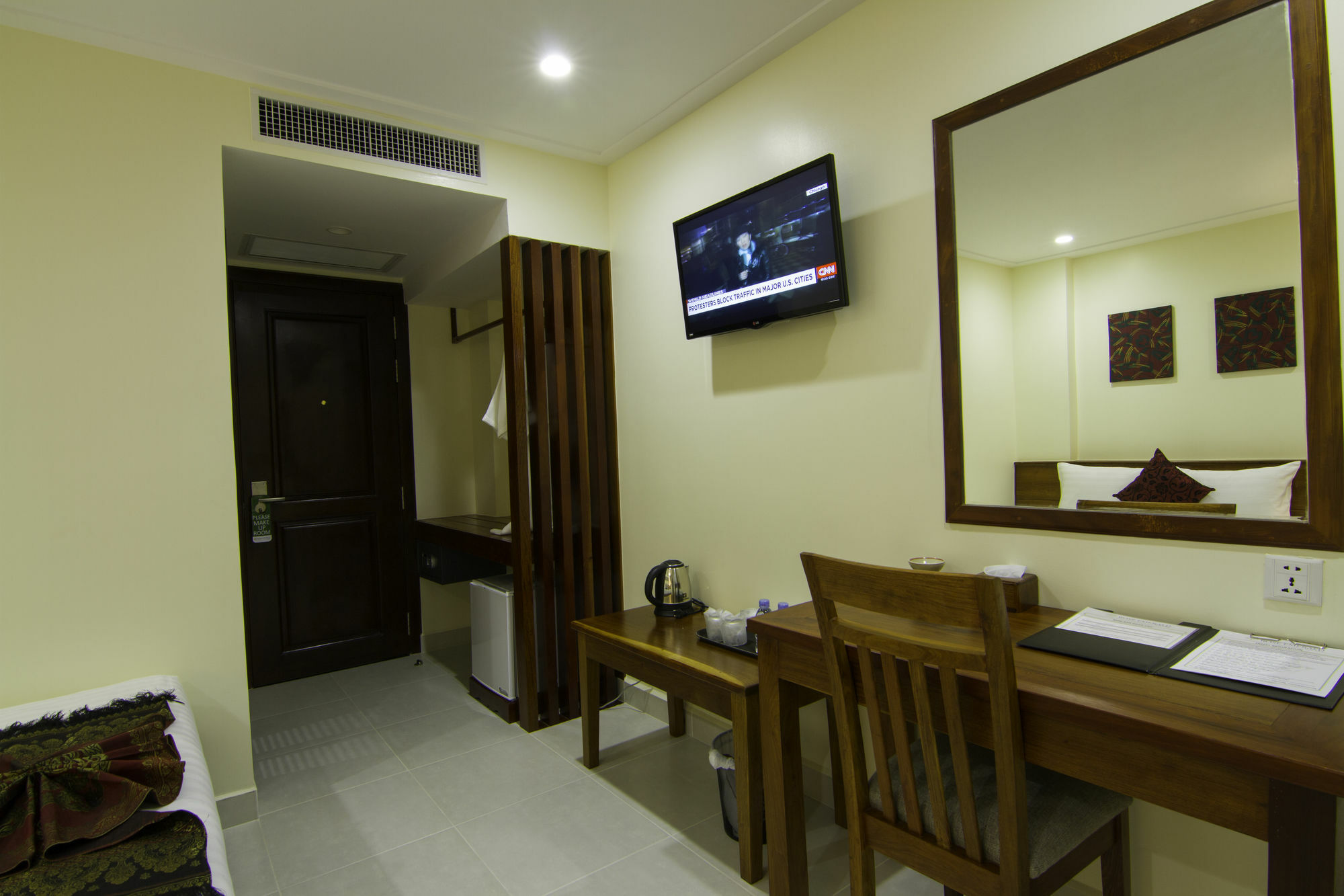 โรงแรมโรส เอมเมอรัลด์ พนมเปญ ภายนอก รูปภาพ