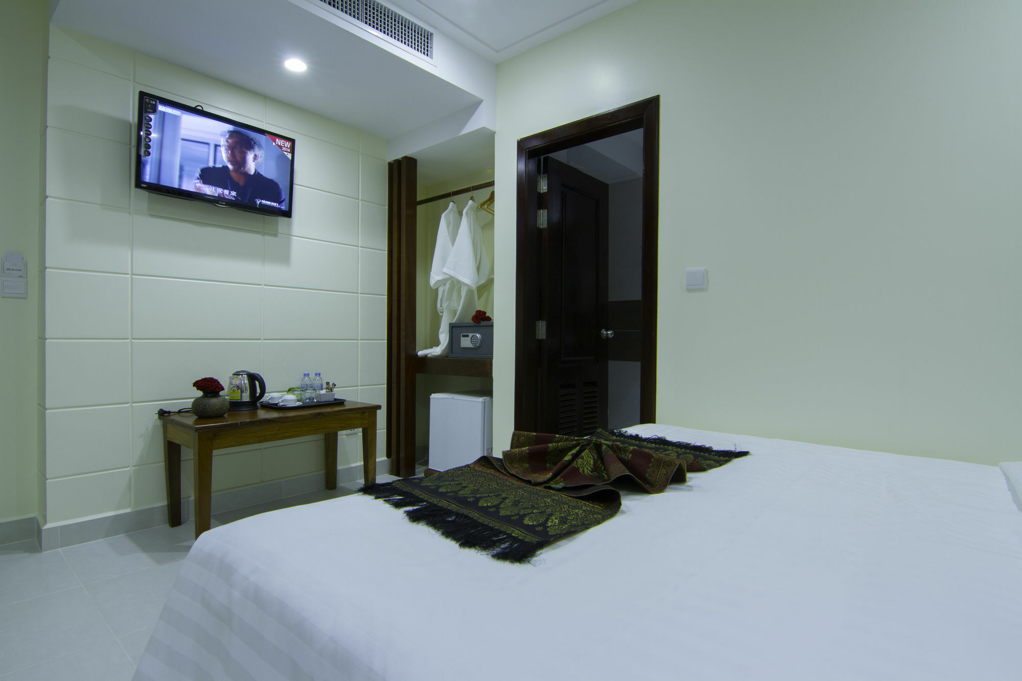 โรงแรมโรส เอมเมอรัลด์ พนมเปญ ภายนอก รูปภาพ