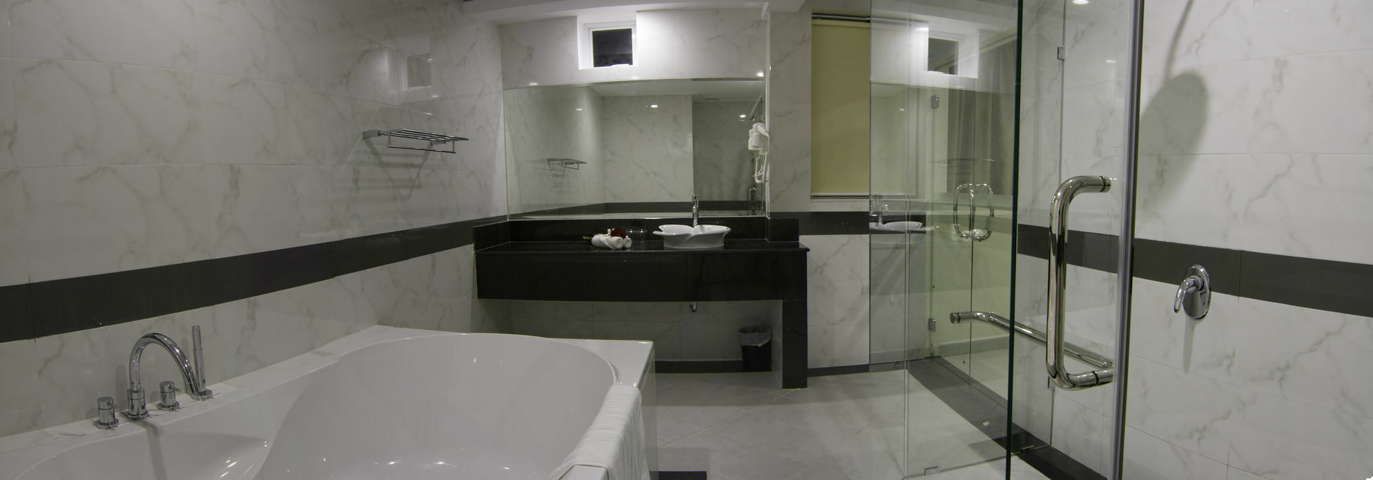 โรงแรมโรส เอมเมอรัลด์ พนมเปญ ภายนอก รูปภาพ